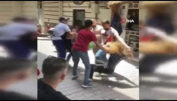 Bursa'da kavgaya tutuşan genç kızları esnaf ayırdı