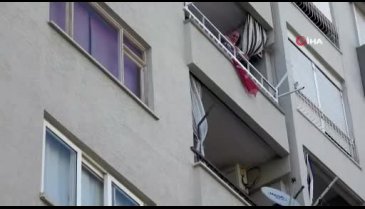 Ölümünü sinekler ortaya çıkardı
