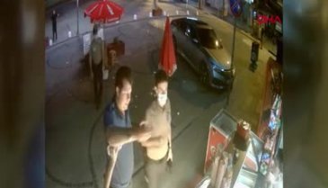 Kadın büfeci ve ailesine sert müdahale! İki polis görevden uzaklaştırıldı