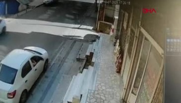 Sürücüsüz araç takla attı