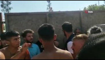 Türk bayrağını önce yırttı sonra da üstüne bastı!