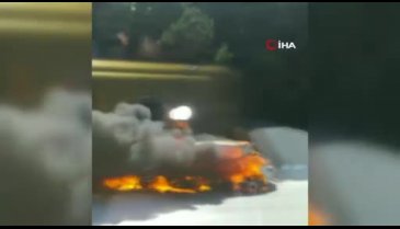 Bursa'da yol kenarında yanan otomobildeki alevler ormana sıçradı