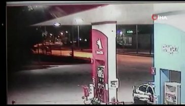 Bursa'da araç petrol istasyonuna daldı: O anlar kamerada