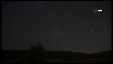 Bursa'da fotoğraf çekmek isterken meteor düşüşünü görüntüledi