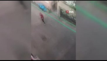 Bursa'da yeğeni 3. kata balta fırlattı, satırla tehdit etti