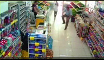 Bursa'da maskeyi çorabından çıkarttı!