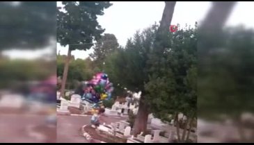 Antalyalı baloncunun yürek burkan mezarlık ziyareti