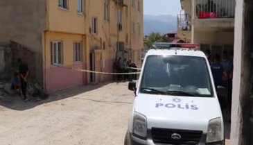 Denizli'de boğazını kesip, pencereden atladı