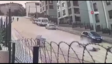 Bursa'da arkadaşlarıyla bisiklet süren çocuk taşlı yolda metrelerce savruldu