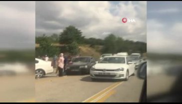 Bursa'da tekerleği kopan araç kaza yaptı!