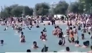 'Allah'u Ekber' diyerek denize giren Suriyelilerin görüntüsü gündem oldu