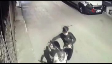 Bursa'da motosiklet hırsızlığı kameralara yansıdı