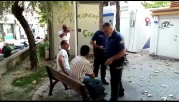 Bursa'da yaktığı evini bankta oturup izledi