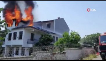 Bursa'da tamir ettiği evin çatısı yandı