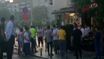 Taksim'de kadınlar saç saça baş başa kavga etti!