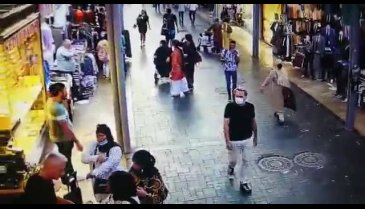 Bursa Uzunçarşı'daki hırsızlık kameralara yansıdı! (ÖZEL HABER)