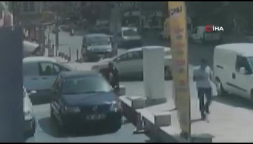 Denizli'de karşıya geçmek isteyen genç kaldırıma savrularak yaralandı