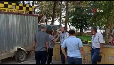 Bursa'da kontrolden çıkan minibüs, cami avlusuna daldı!