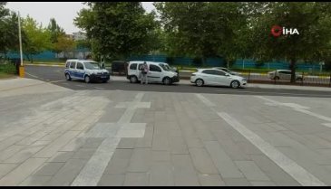 Boşandığı eşini minibüste katletti!