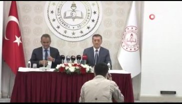 MEB'de devir teslim! Ziya Selçuk ve Mahmut Özer'den açıklamalar