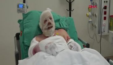Orman yanında söndürme çalışmaları sırasında alevlerin ortasında kaldı!