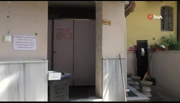 Bursa'da o resim sonrası tabelalar indi, türbe yanındaki kabin kalktı