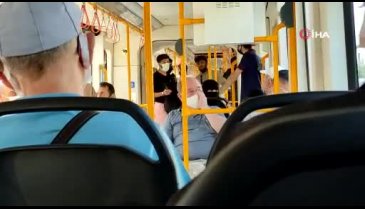 Bursa'da metroda sokak müzisyeni gerginliği