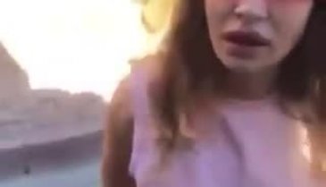Ünlü şarkıcı Irmak Arıcı trafikte bir sürücünün yüzüne tükürdü