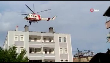 Kastamonu'da binalarında mahsur kalan vatandaşlar helikopterlerle kurtarılıyor