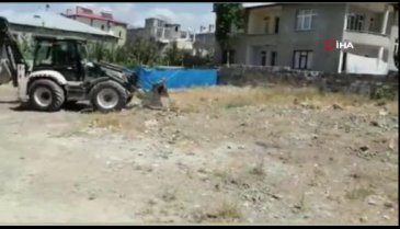 Van'da apartman dairelerinde yüzlerce düzensiz göçmen yakalandı