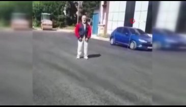 Sakarya'da taklalı asfalt kutlaması!