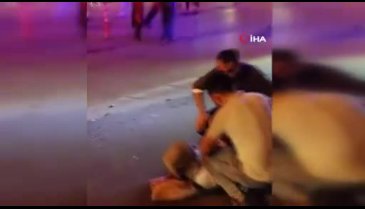 Bursa'da kamyonet seyyar satıcıların ve vatandaşların arasına daldı: 1'i ağır 3 yaralı