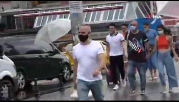 İstanbul'da aniden sağanak yağmur bastırdı