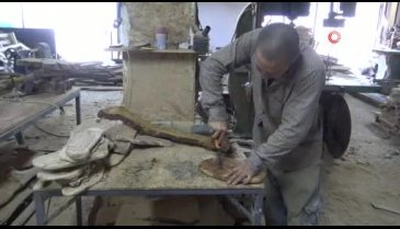Bursa'da ömrünü tamamlamış asırlık ağaçlar sanat eserine dönüşüyor