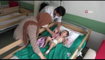 Parkta oynayan küçük çocuğa maganda kurşunu isabet etti