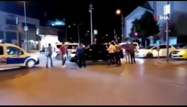 Bursa'da durdurulan cipte ruhsatsız silahlar ele geçirildi