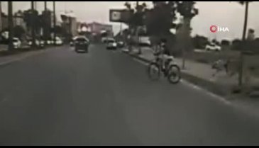 Sokak köpeklerinden kaçan çocuk ölüme yakalandı!
