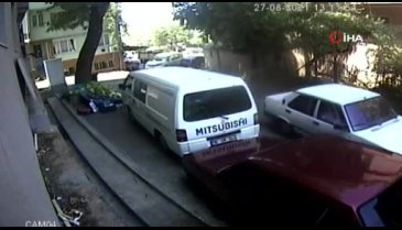 Bursa'da yol verme kavgası kamerada! 2 yaralı