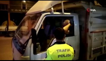 Bursa'da sürücü direksiyon başında sızınca polis devreye girdi