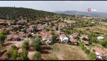 Bursa'da evlerini taştan yapıp ömürlerine ömür katıyorlar