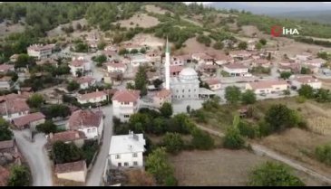 Bursa'da düğünlerin gönüllü oyuncuları! Onlar gitmeden düğün başlamıyor
