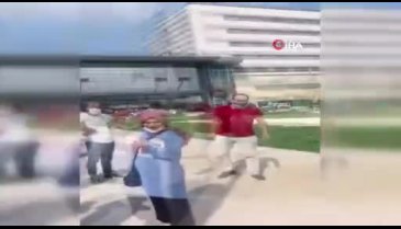 Bursa'da poliklinik önünde ambulans bekleyen yaralı kadın öldü, vatandaşlar isyan etti
