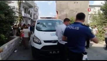 Bursa'da akıl hastanesinden belediyeye ait çakarlı araçla kaçtı, polis ekipleri kovaladı
