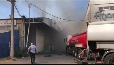 Bursa Küçükbalıklı'da tekstil atölyesinde yangın! - 2