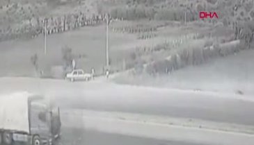 Kamyondan fırlayan lastik, ölümüne sebep oldu!