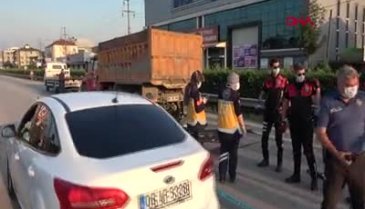 Kamyonla çarpışan motosikletteki iki kişi öldü