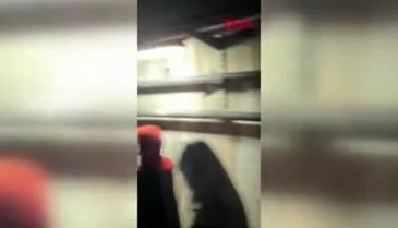 Marmaray'da arıza yaşandı! Yolcular raylarda yürüdü