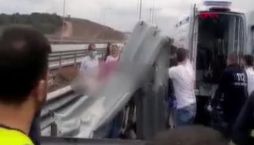 Kocaeli'de kahreden kaza! Çiçeği burnunda çiftin geriye bu fotoğrafları kaldı...
