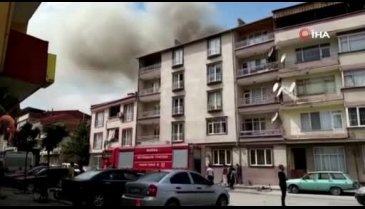Bursa'da salça yaparken apartmanda yangın çıktı