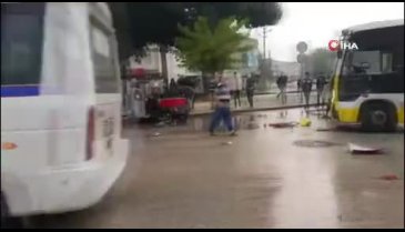 Bursa'da halk otobüsü ile elektrikli araç çarpıştı: 3 öğrenci yaralandı